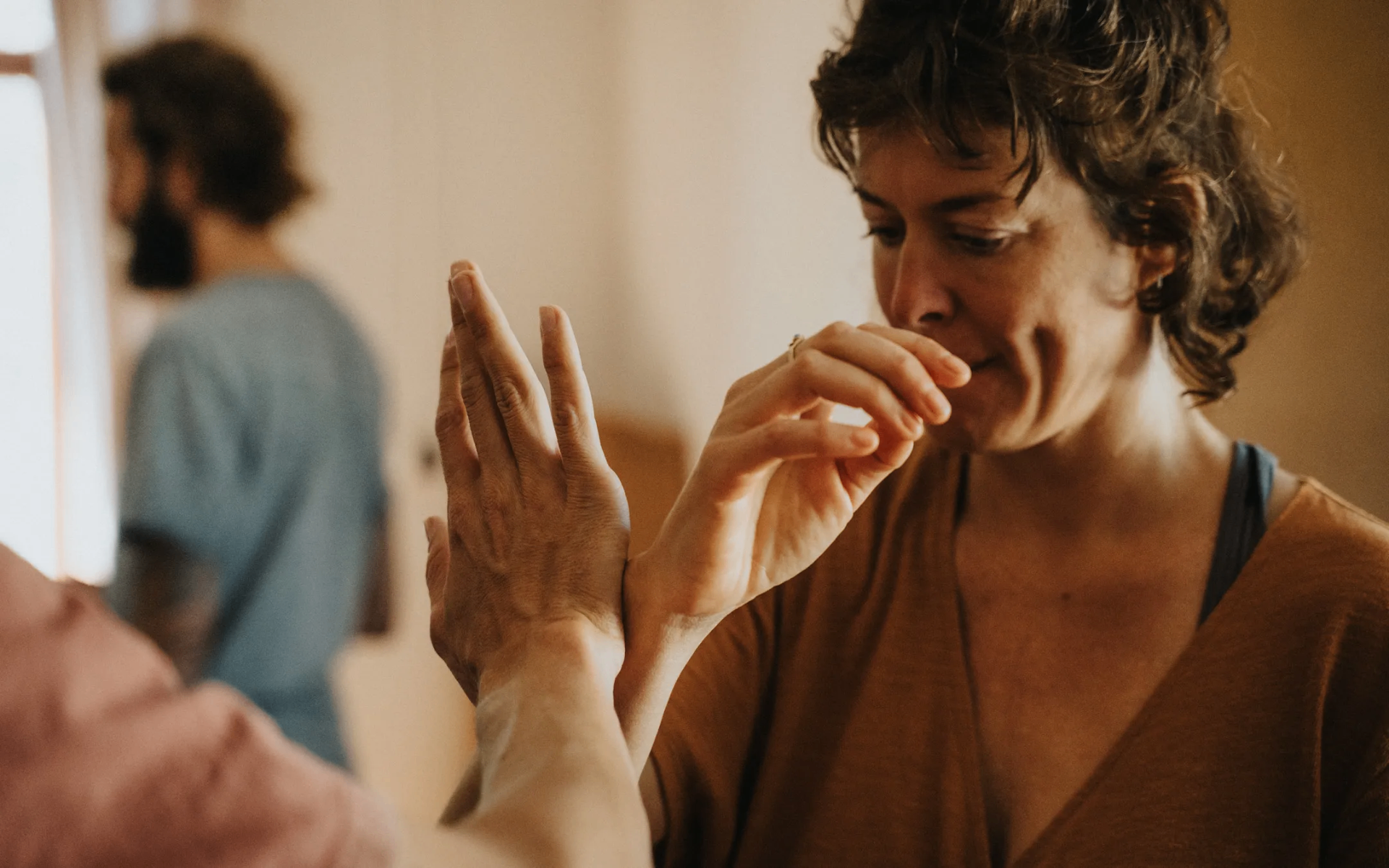 Contact and listening, subtle attunement through touch.